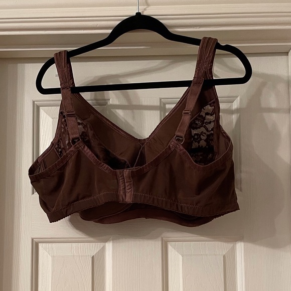 Four Comfort Choice plus size bras - Picture 8 of 12
